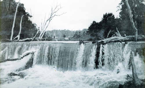 The Timmsvale Hydro Mill dam in flood, 1920s and below, right, under construction. The Timmsvale Hydro Mill dam in flood, 1920s and below, right, under construction.